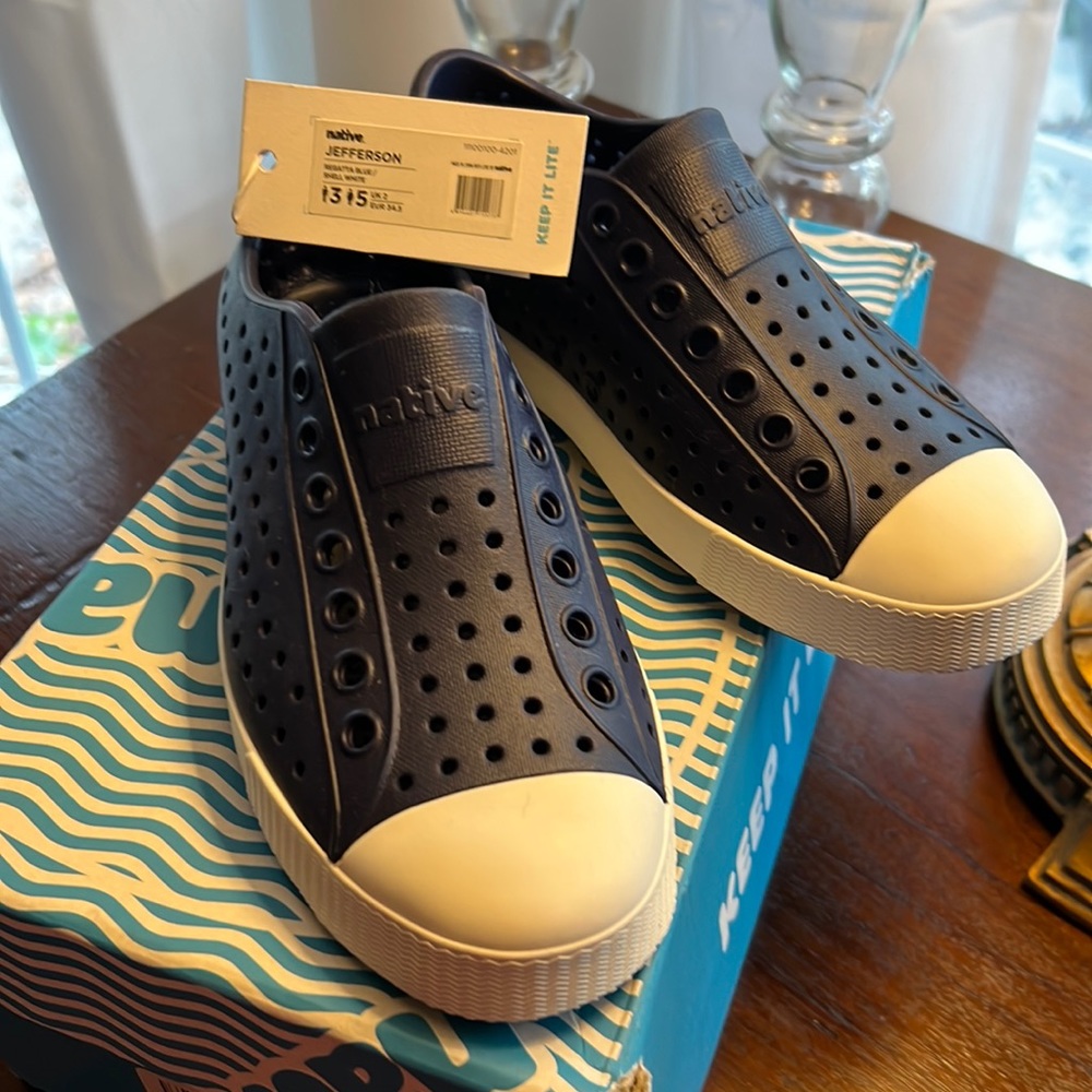 NATIVE shoes. Jefferson. Regatta Blue. Size 5
